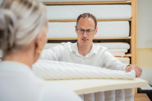 Waarom is het gebruik van een topper onverstandig?